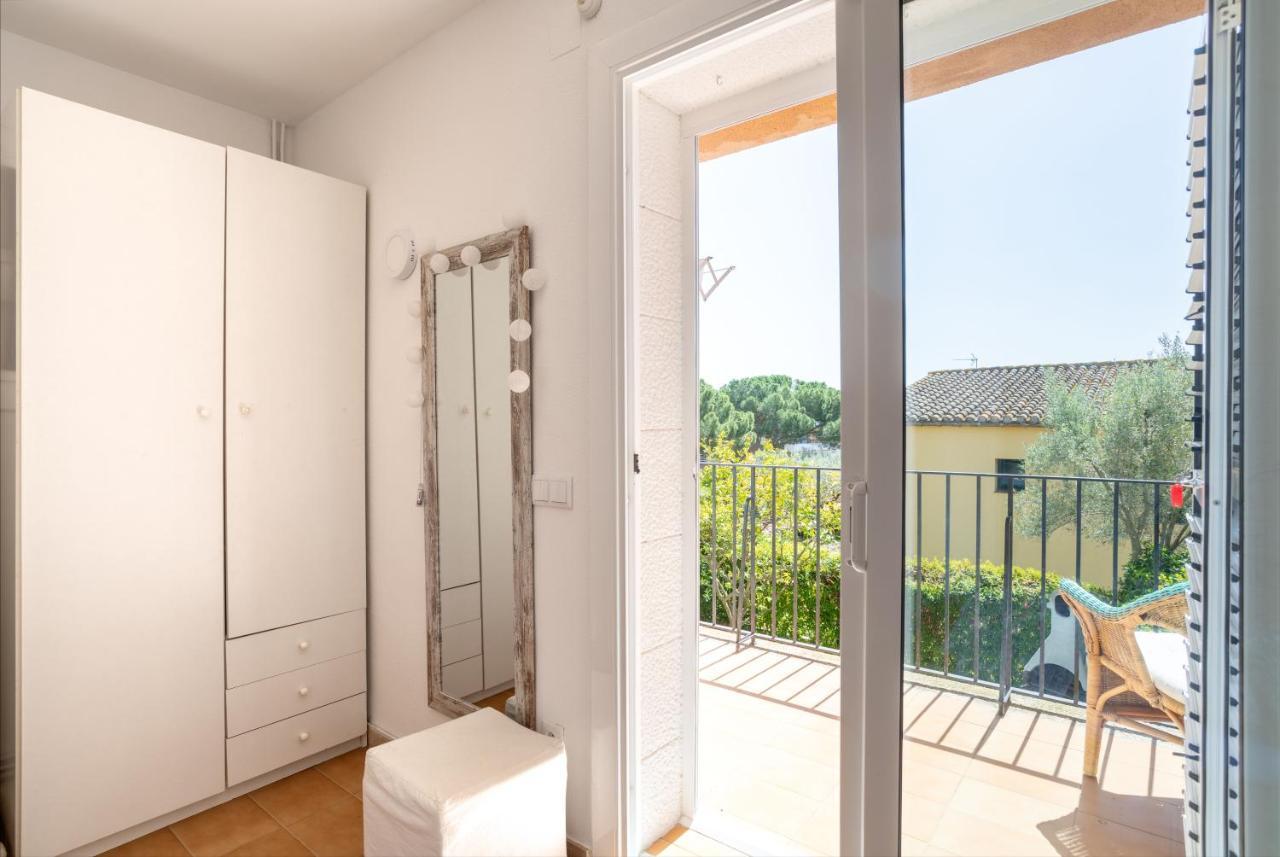 Bonita casa adosada con jardín privado y piscina comunitaria Calella De Palafrugell Exterior foto