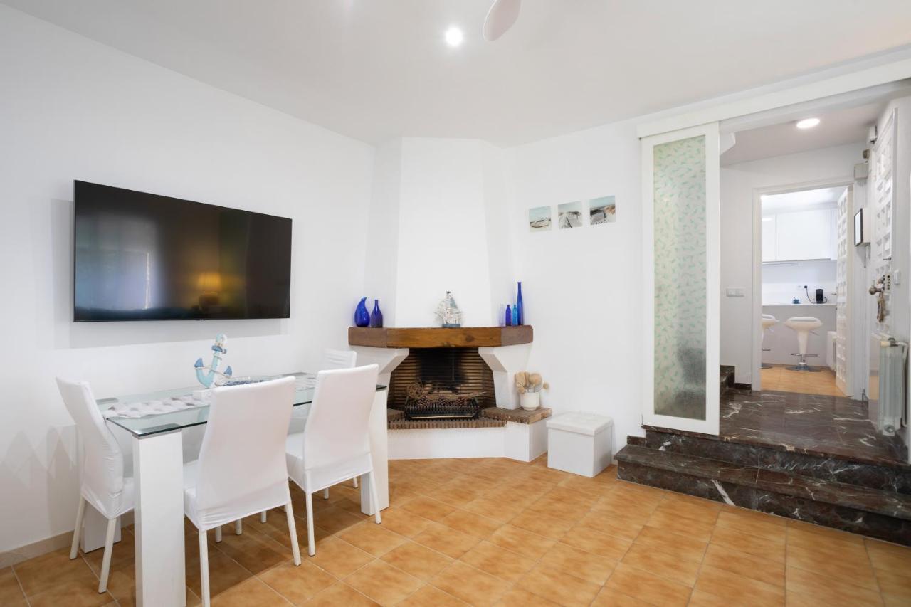 Bonita casa adosada con jardín privado y piscina comunitaria Calella De Palafrugell Exterior foto