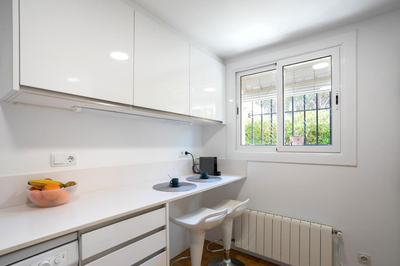 Bonita casa adosada con jardín privado y piscina comunitaria Calella De Palafrugell Exterior foto