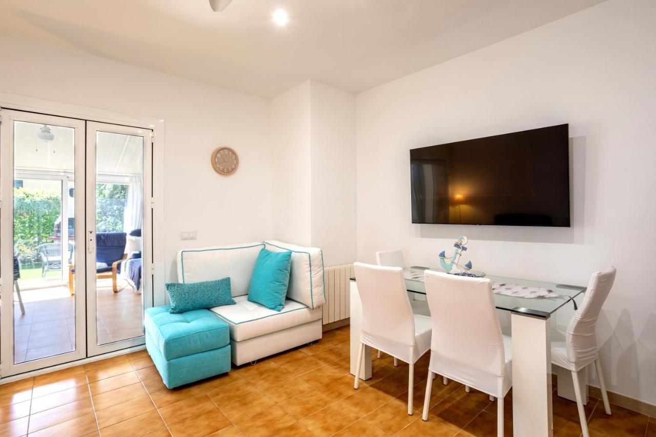 Bonita casa adosada con jardín privado y piscina comunitaria Calella De Palafrugell Exterior foto